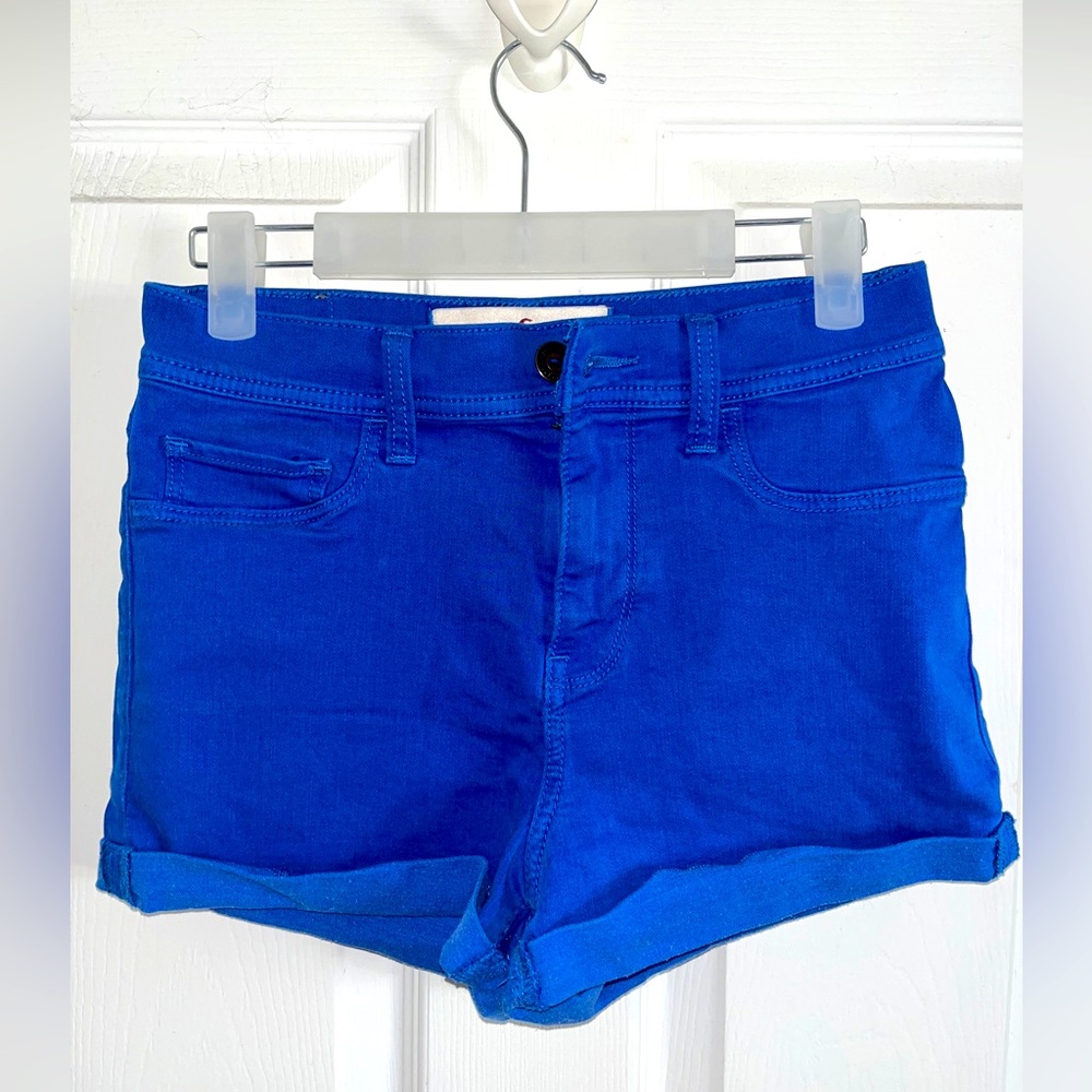 Hollister Cuffed Shorts size 3 Blue